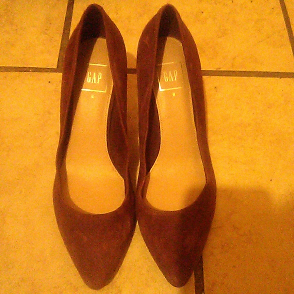 GAP SUEDE HEELS